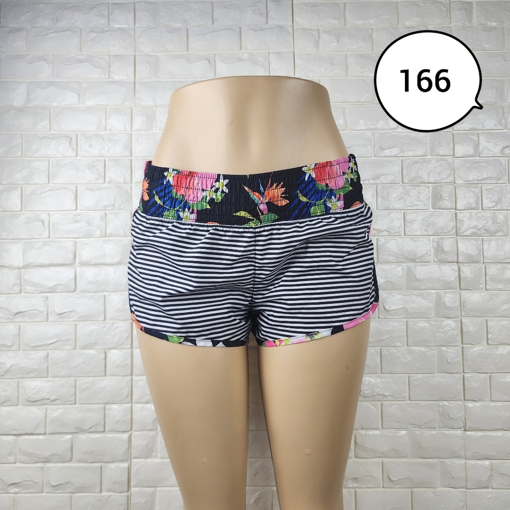 SO medium stripe shorts